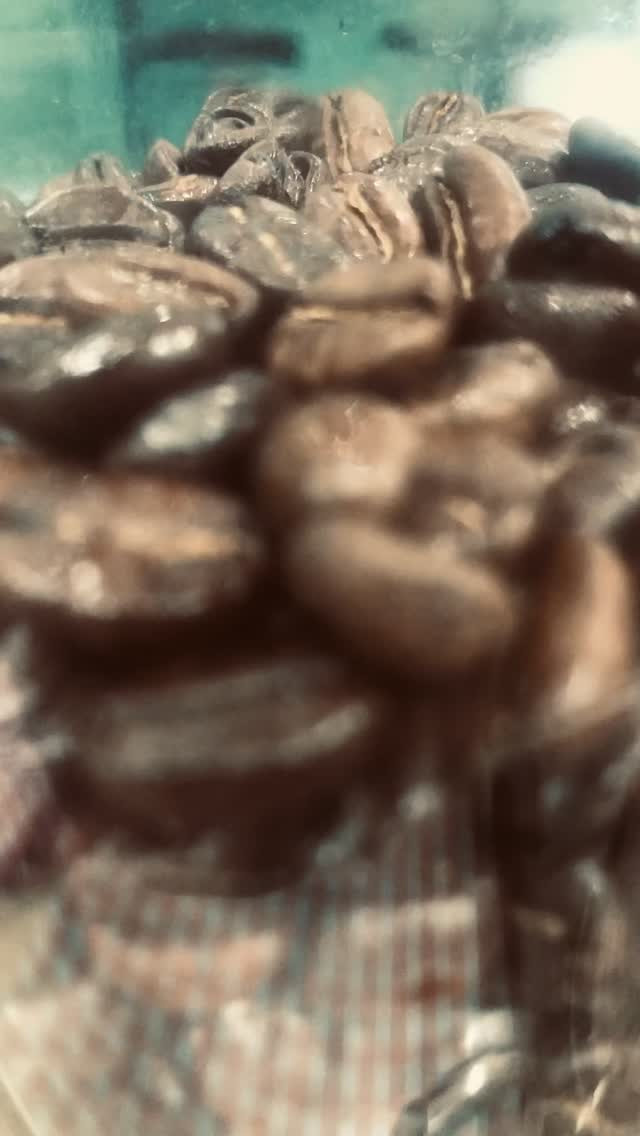 【当店のコーヒーは全てハンドドリップでお出ししています☕️】